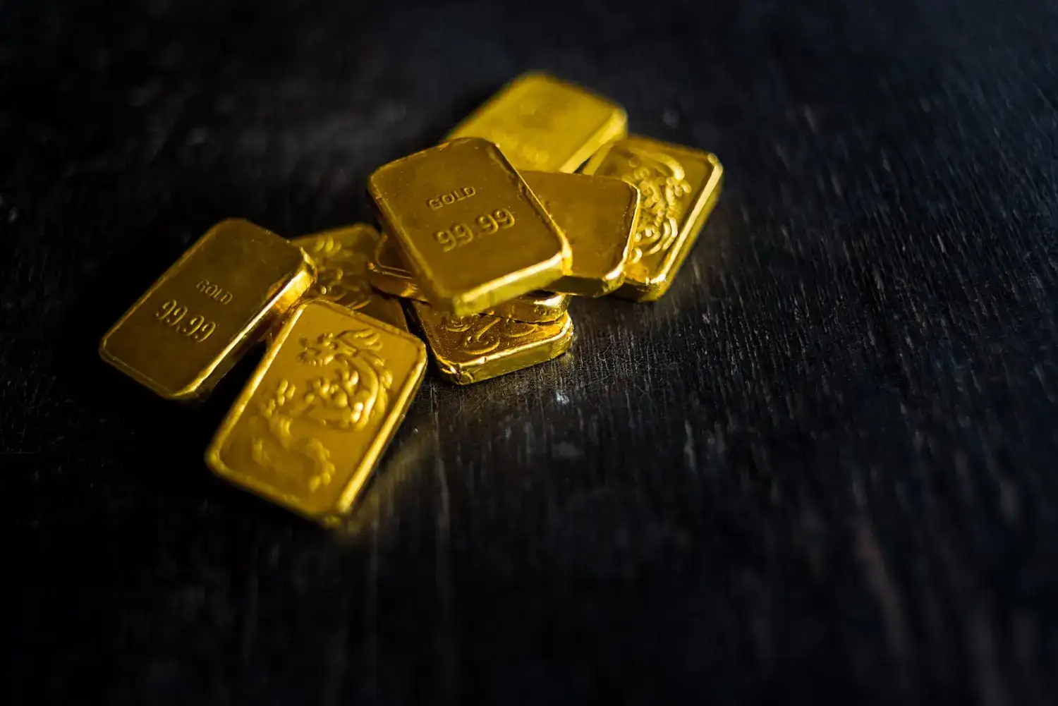 Gold reaches record levels as political tensions drive demand for safe-haven assets