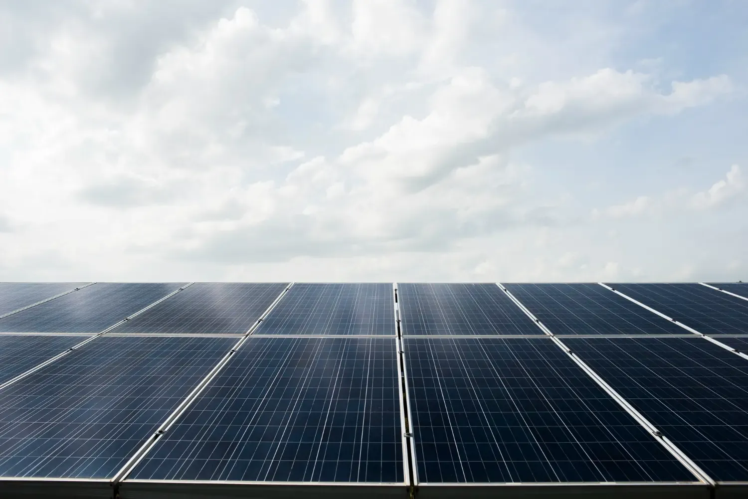 The Growing Challenge of Solar Panel Replacement and Waste